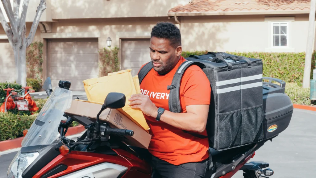 🚚 مشروع توصيل الطلبات (Delivery): عربيتك أو موتسيكلك = مكينة فلوس متنقلة!